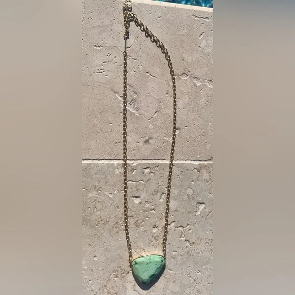 GORGEOUS sea green stone necklace. Bought NWT and never wore!  Brand new! - Picture 2 of 5